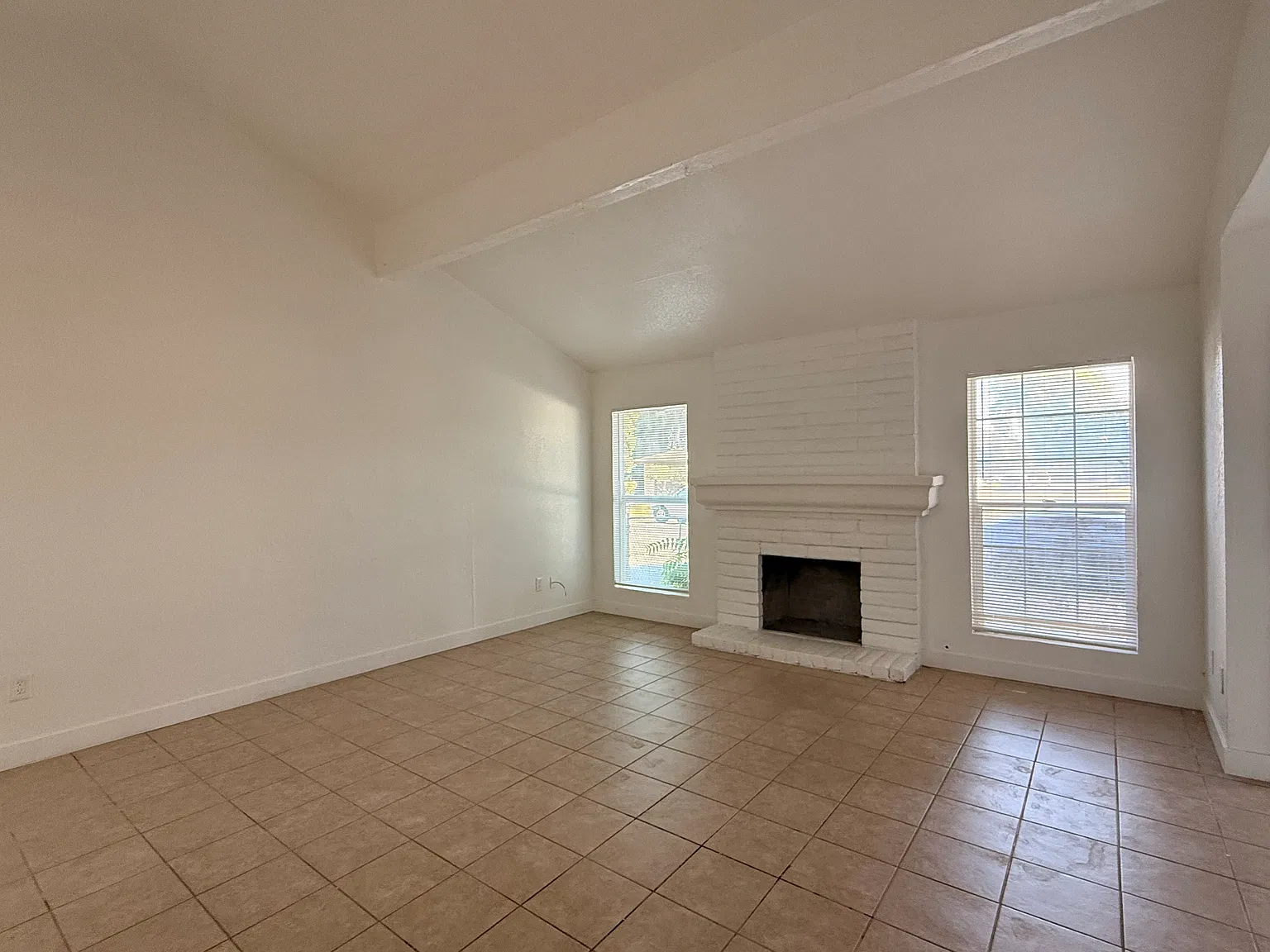 3 bed, 1232 sqft, $2,195 — Photo 4