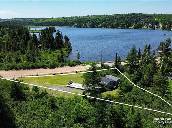 241 Mechanic Lake Rd, Cardwell, NB E4E 4J8