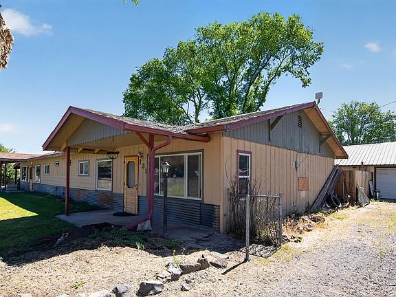 4th image of 129 S Milwaukie Ave #131 & 1/2