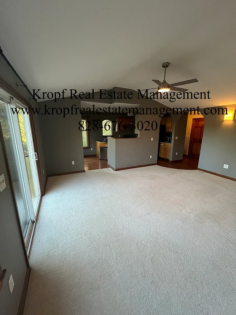 2 bed, $1,900 — Photo 3