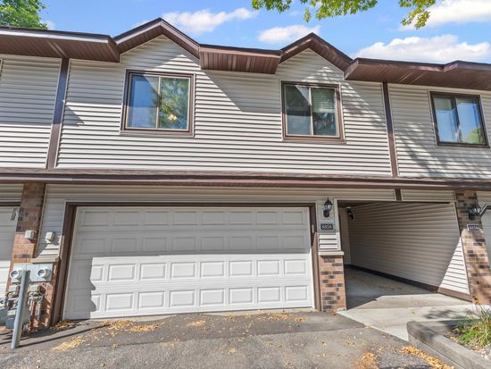 8858 N Maplebrook Ct, Brooklyn Park, MN 55445