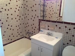 5th image of 11920 Metropolitan Ave