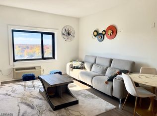 1 Carriage City Plz APT 904, Rahway, NJ 07065