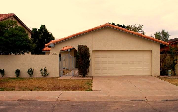 Lakes Waterfront Community