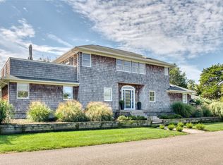 1 Duck Point Rd, Remsenburg, NY 11960