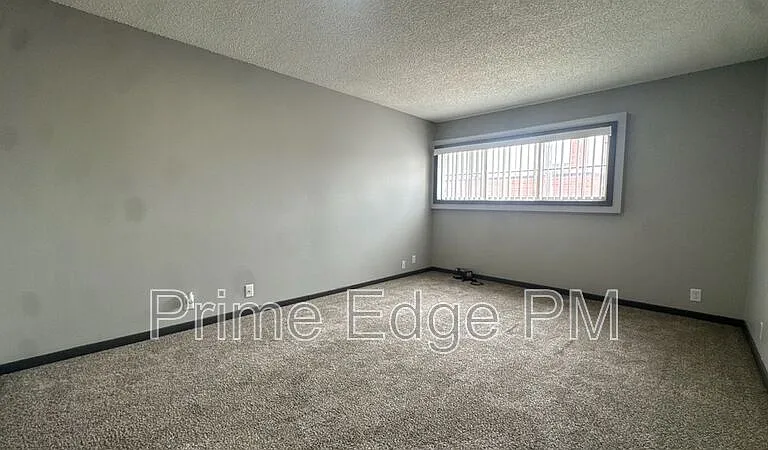 1121 N 28th St #12 — Photo 20