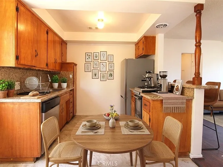 308 N Primrose Ave #D — Photo 7