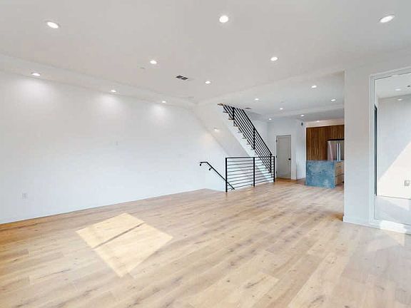 5th image of 855 N June St #1