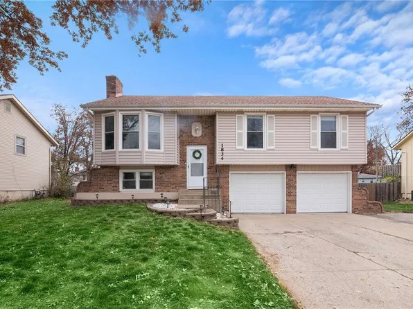 1834 W Ferrel Dr, Olathe, KS 66061