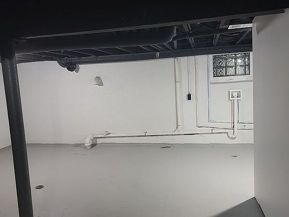 3rd image of 2238 N La Salle Gdns
