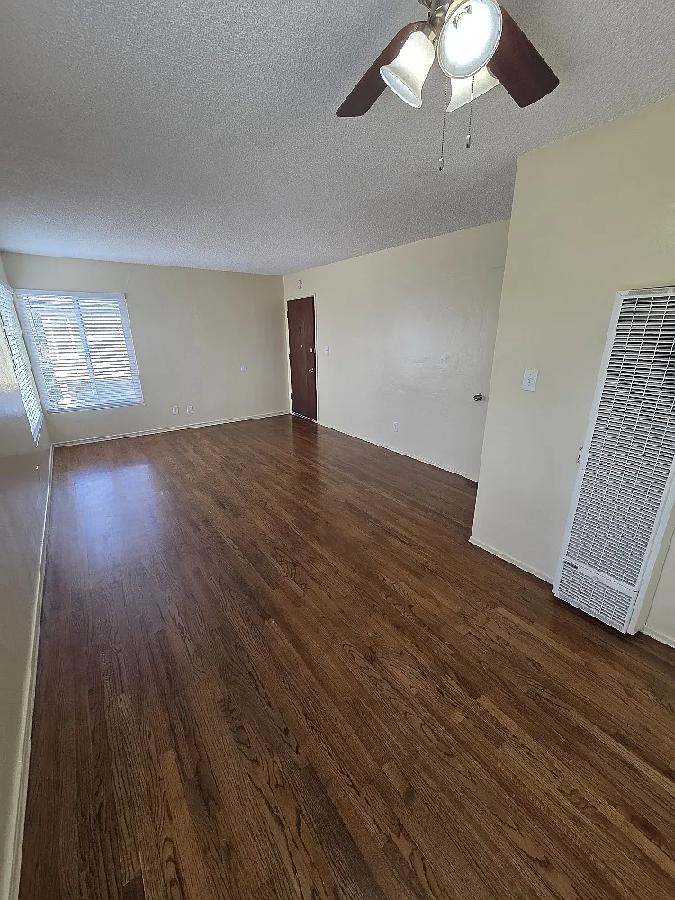 2 bed, 875 sqft, $2,095 — Photo 3