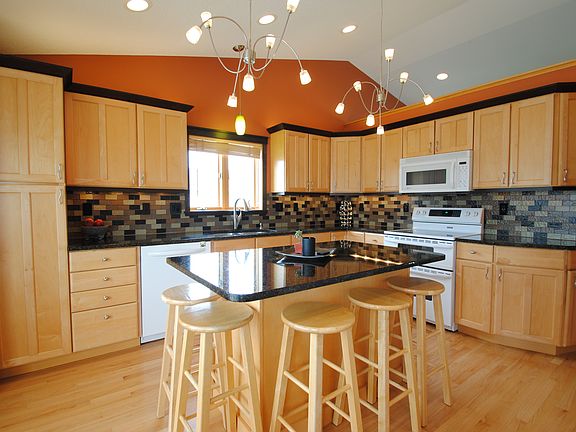5th image of 4221 Woodhaven St S