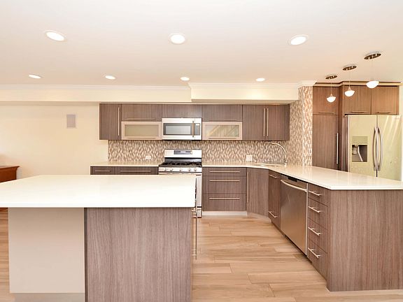 5th image of 893 Patterson Ave