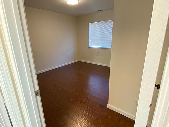 2nd image of 1023 Highland Ave