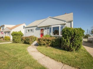 91 Cambridge Ave, West Seneca, NY 14224