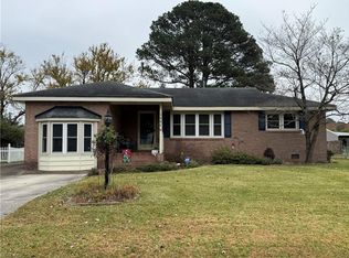 1441 Boxwood Dr, Chesapeake, VA 23323