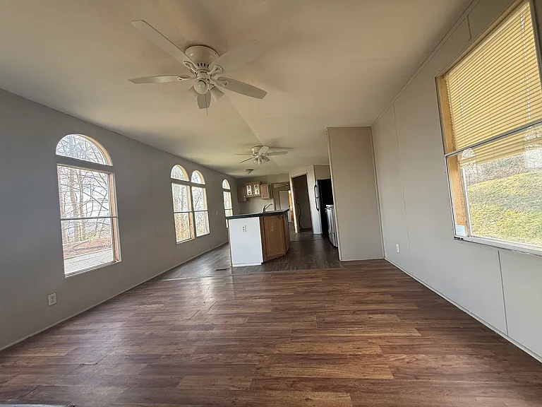 897 Oakpark Dr — Photo 2
