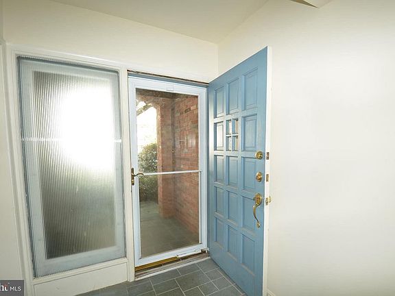 2nd image of 1105 Wimbledon Dr