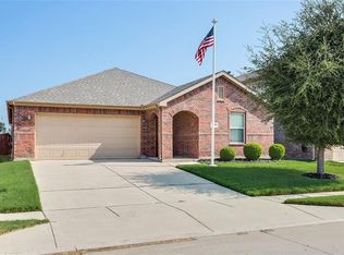 5721 Sapphire Pool Trl, Fort Worth, TX 76244