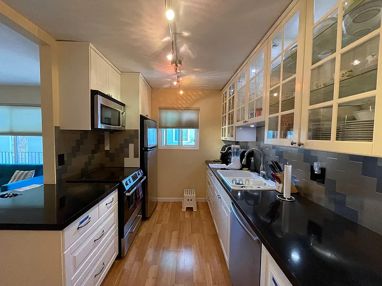 4750 Noyes St #210 — Photo 6