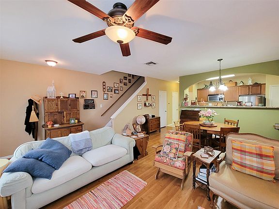 4th image of 3032 Holly Hall St #3032