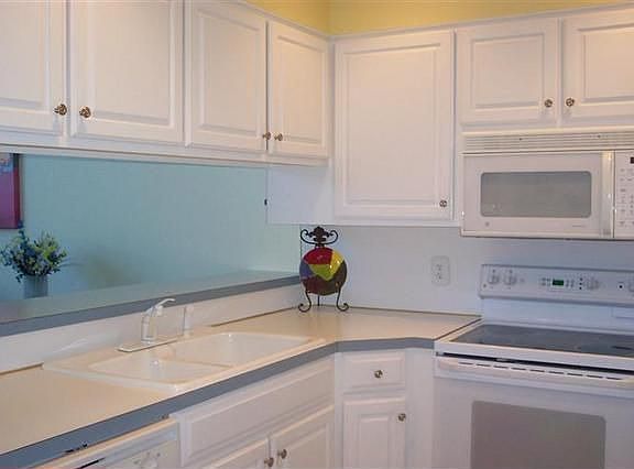 4th image of 214 Harbor Dr #74