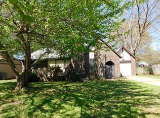 6362 Golden Park Dr, Memphis, TN 38141