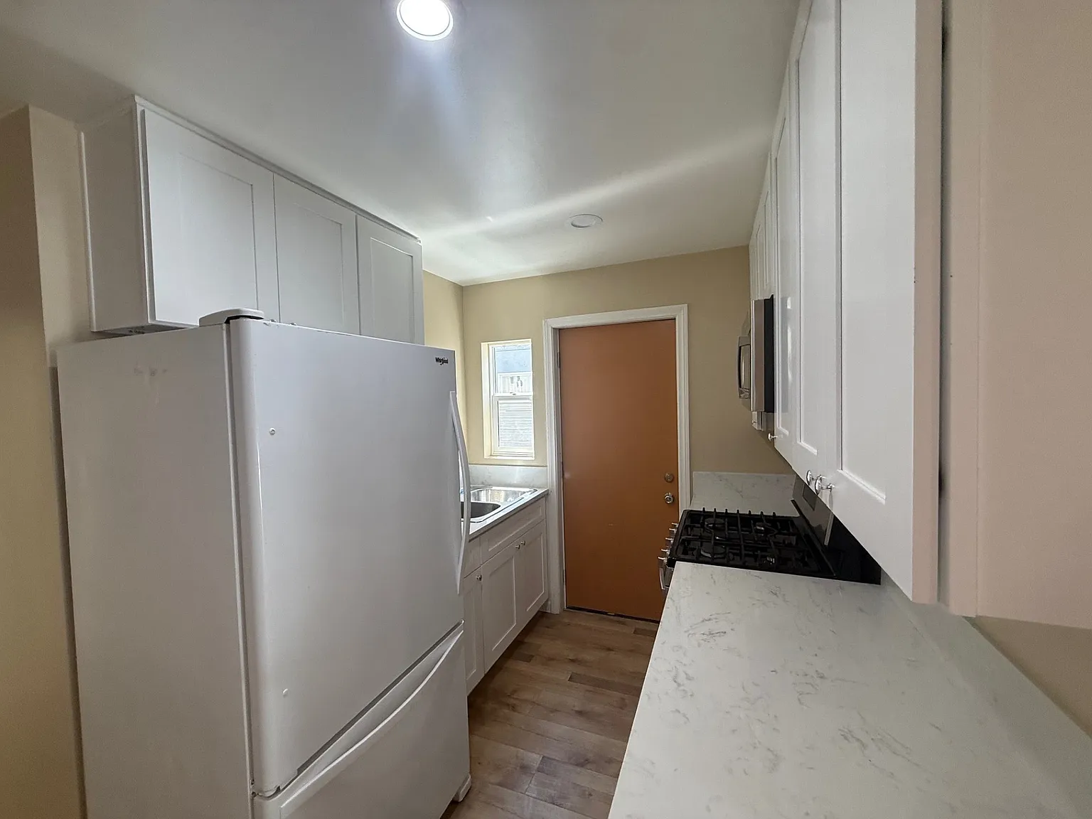 2 bed, $20,000 — Photo 3