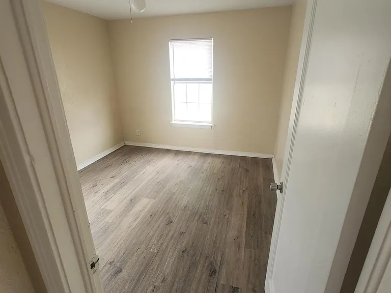 1002 N Lake St #A — Photo 17