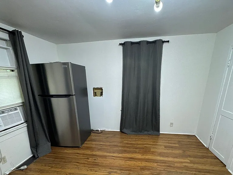 426 W King St #R — Photo 3