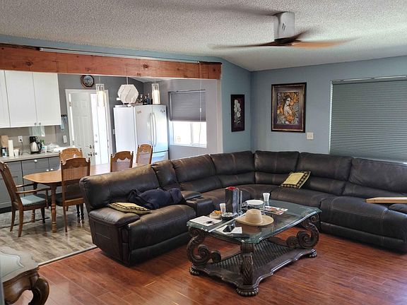 4th image of 8849 Maple Ave