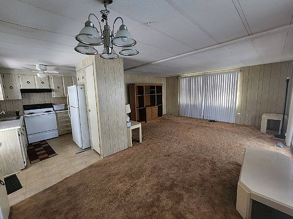 4th image of 13154 Grape Ave #221