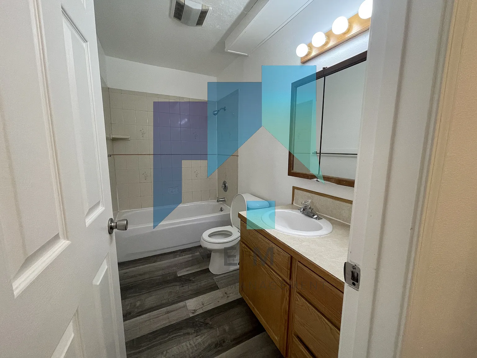 555 Opal Street - 1 — Photo 2
