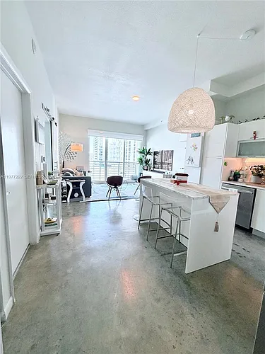 131 SE 2nd Ave #2 Photo 1