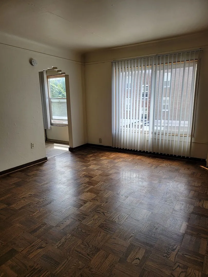 Mercedes Apartments — Photo 4