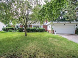 6125 N Alberta Ln, Glendale, WI 53217