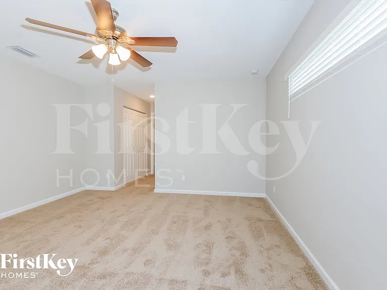 643 SW Sail Ter — Photo 7