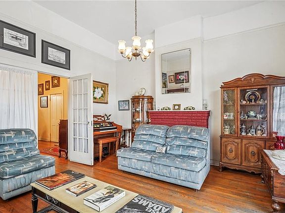 4th image of 7229-7227 Zimpel St
