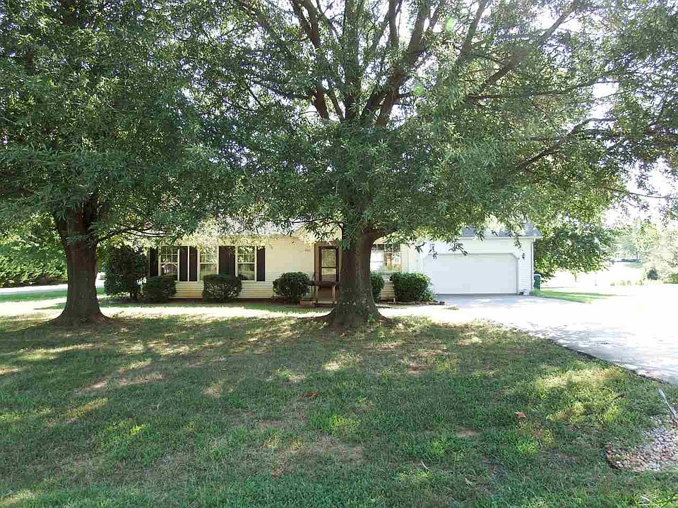 1st image of 200 Lamplighter Dr