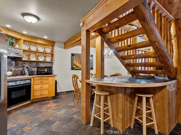 1140 Vine Ave — Photo 11