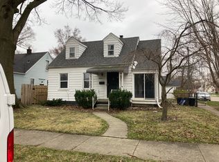 20604 Elkhart St, Harper Woods, MI