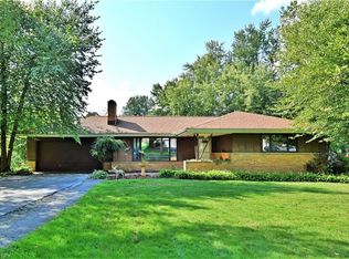3310 Roseview Dr, Hubbard, OH 44425