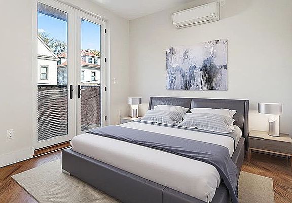 5th image of 291 Fenimore St #1B