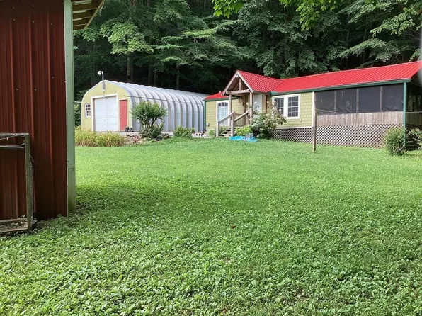 1104 Roughshod Hollow Rd, Byrdstown, TN 38549