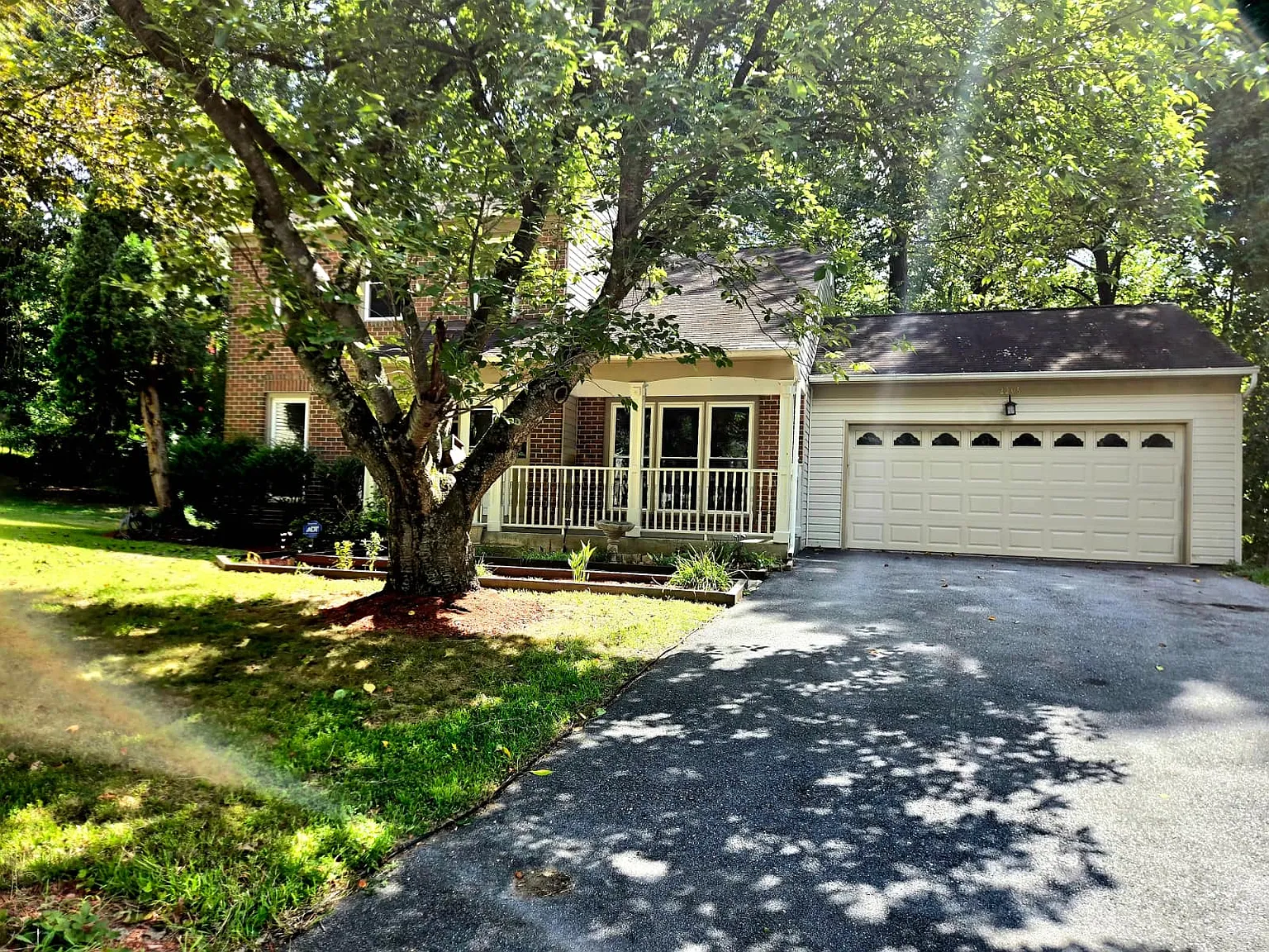 4 bed, 1910 sqft, $3,900 — Photo 2
