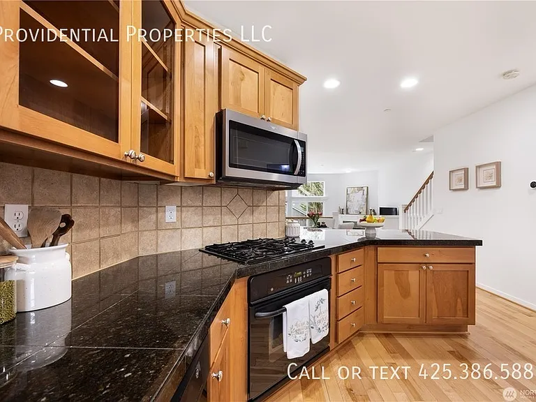 1947 NE Killian Ln #1 — Photo 6