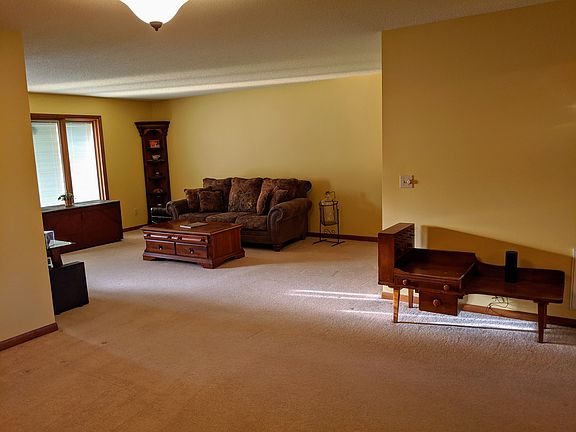 Living room/Dinning room area