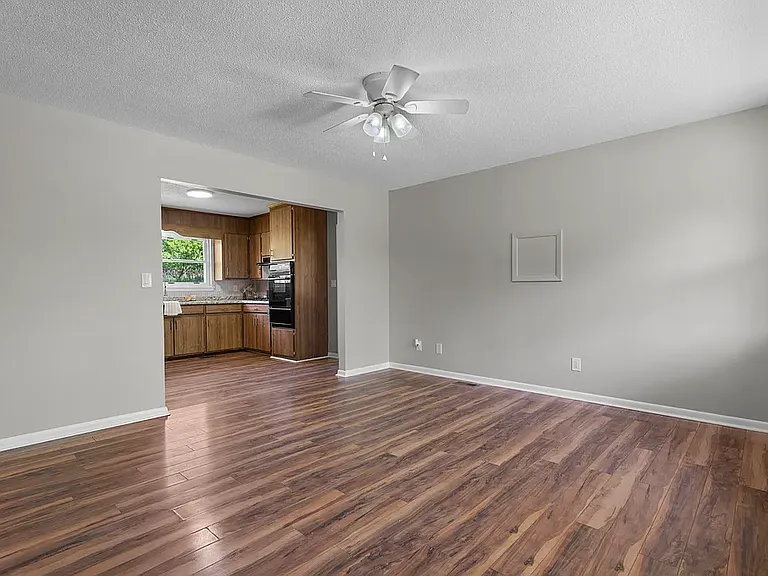 1852 Skyland Dr — Photo 3
