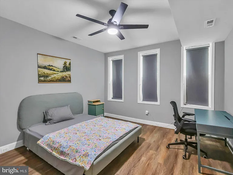 555 Presstman St — Photo 29