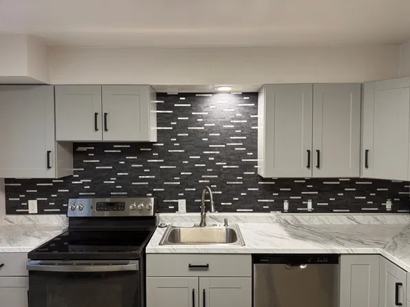 804 Humphrey St #806, Medford, OR 97501